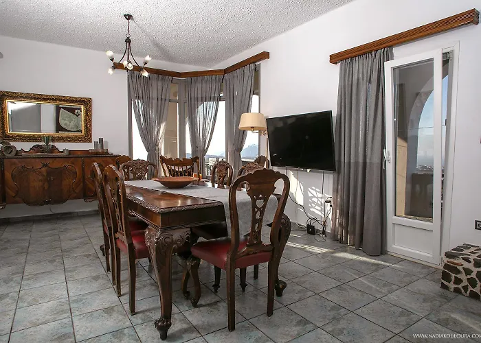 Anna With Panoramic Sea Views *